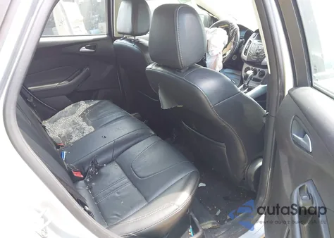 2014 Ford Focus Se z USA, uszkodzony, nr VIN 1FADP3K2XEL194089